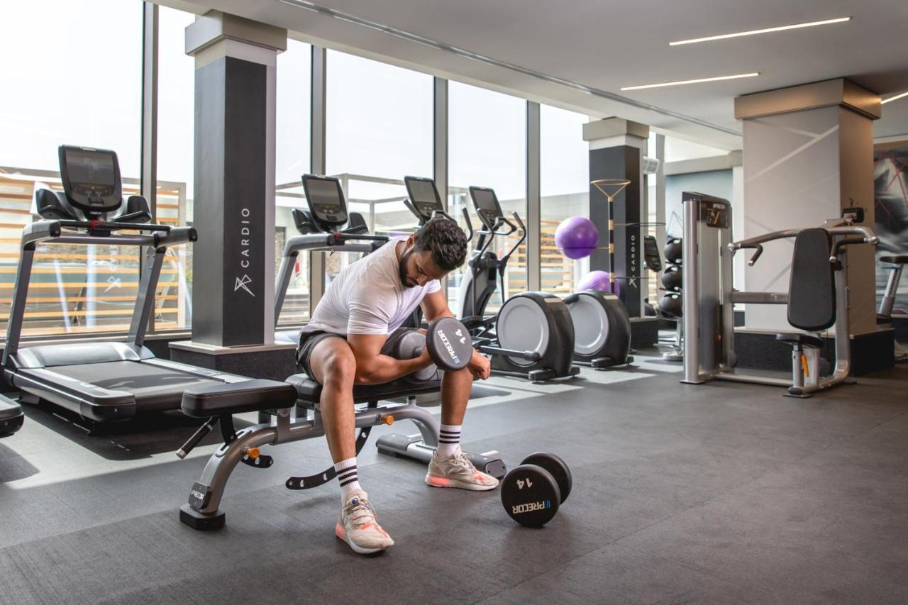 Jeddah Marriott Hotel Madinah Road Exterior photo The gym at the hotel