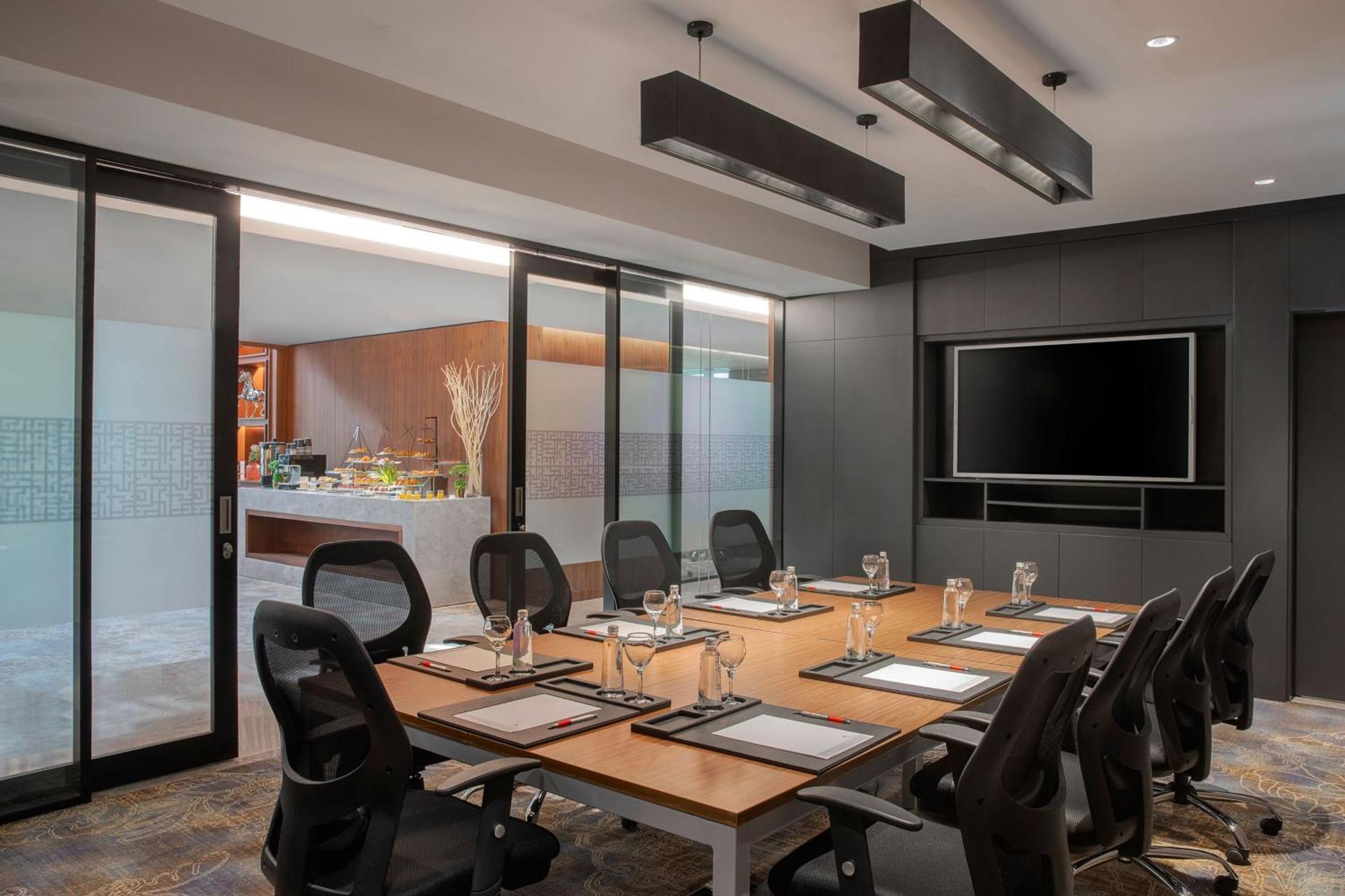 Jeddah Marriott Hotel Madinah Road Exterior photo Meeting room
