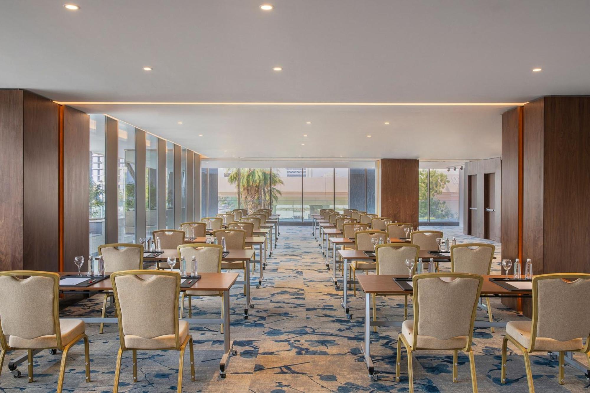 Jeddah Marriott Hotel Madinah Road Exterior photo Meeting room